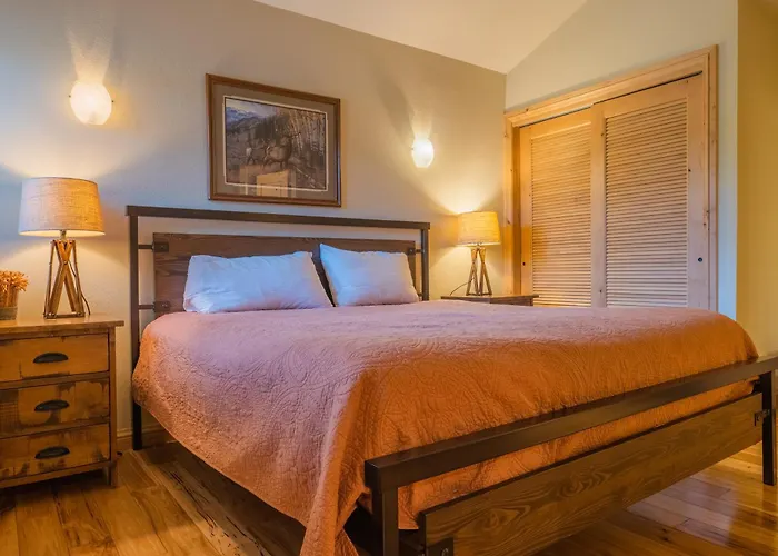 Woods24 Townhome Pet Friendly Apartment